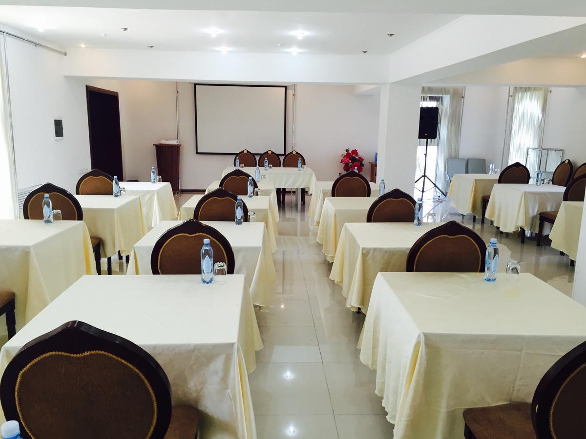 טרז Hotel Ark Ms מראה חיצוני תמונה